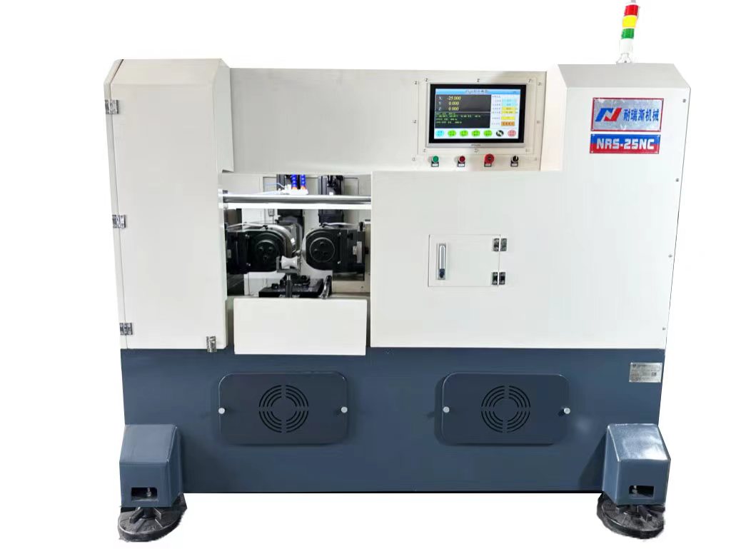 ماذا تفعل آلة المتداول الخيط؟